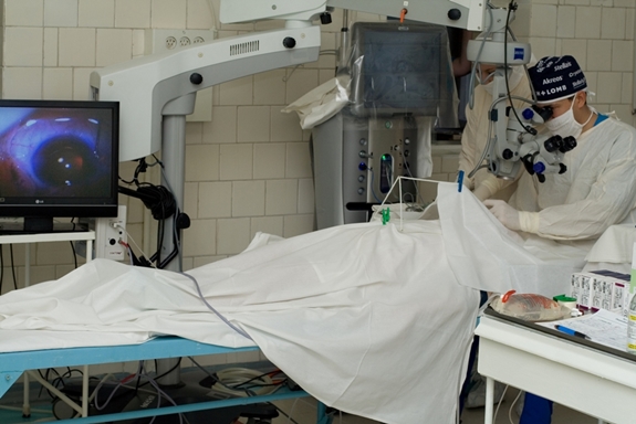 У Дніпропетровській обласній клінічній офтальмологічній лікарні у 25 разів прискорилася швидкість діагностування пацієнтів (фото)