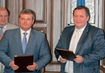 Губернатори Дніпропетровщини і Луганщини затвердили план заходів щодо реалізації Угоди про співробітництво (фото)