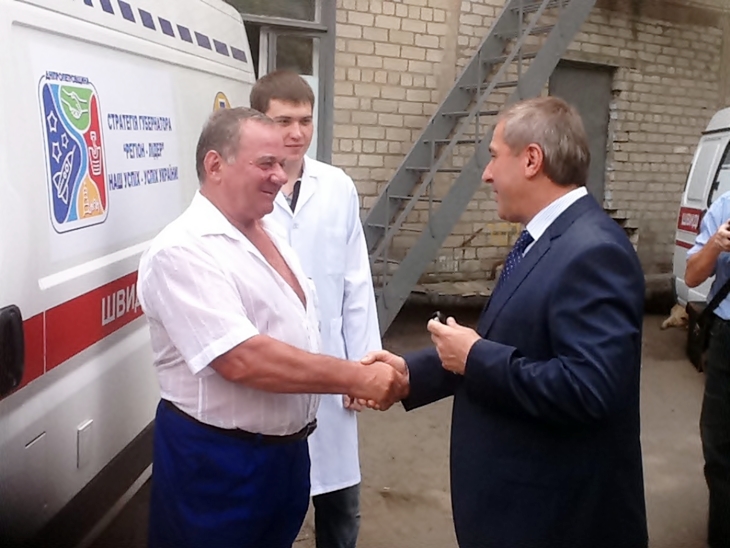 Анатолій Крупський вручив Індустріальній підстанції швидкої медичної допомоги 3 нових автомобілі марки «Пежо»