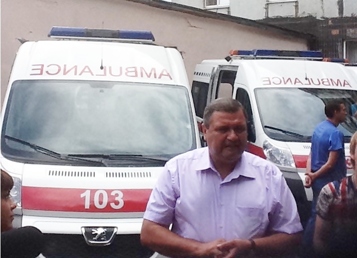 Олександр Момот вручив Жовтневій підстанції швидкої медичної допомоги 4 нових автомобілі марки «Пежо» (фото)