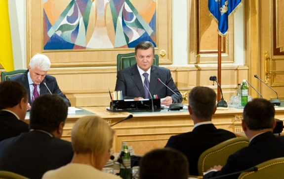 Янукович назвав Дніпропетровську область лідером з підвищення якості медичних послуг (фото)