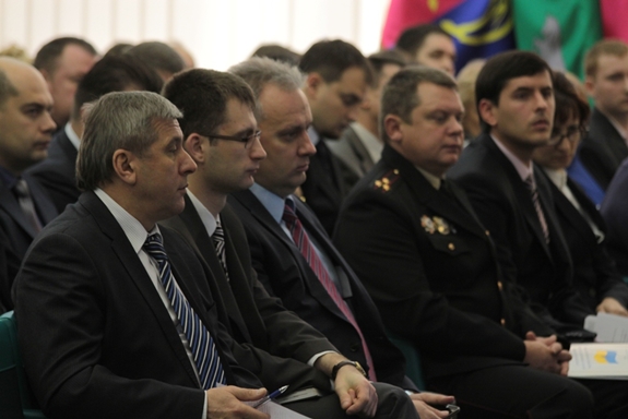 Олександр Вілкул: «На Дніпропетровщині у 2013 році буде додатково введено ще 104 посади фахівців із соціальної роботи»