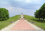 За останні два роки на Дніпропетровщині капітально відновлено, а в більшості випадків наново відбудовано, понад 1,3 тис братських могил
