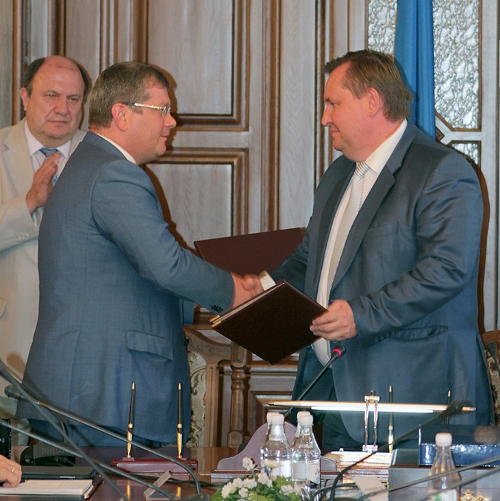 Губернатори Дніпропетровщини і Луганщини затвердили план заходів щодо реалізації Угоди про співробітництво (фото)