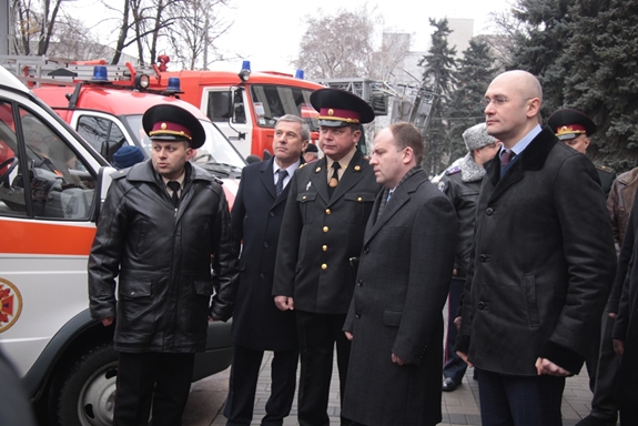 На Дніпропетровщині за підсумками 2012 року кількість надзвичайних ситуацій скорочена вдвічі (фото)