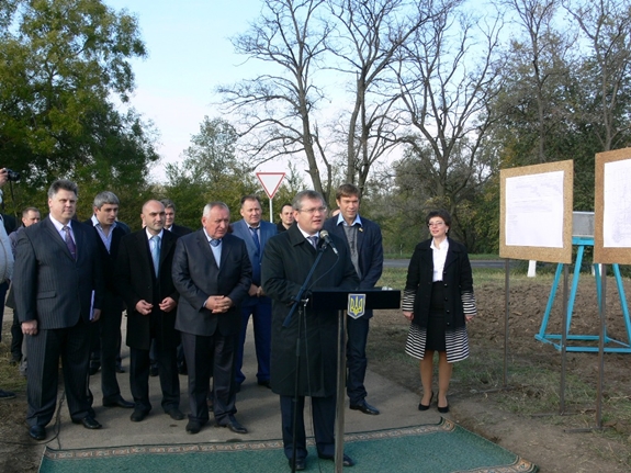 Олександр Вілкул відкрив нову окружну дорогу м. Вільногірська