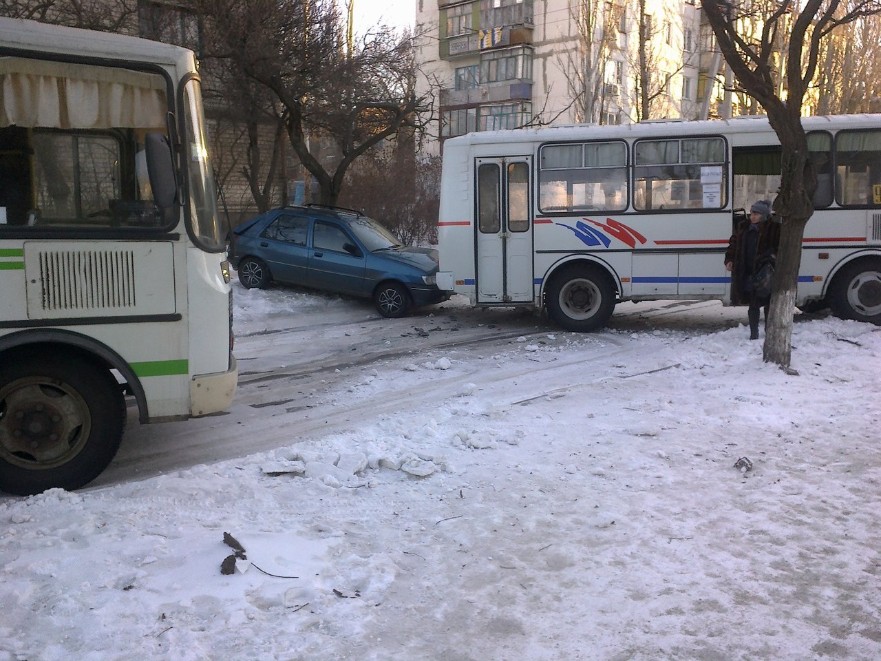 Вчера по улице Петровского в городе Орджоникидзе снова произошла авария